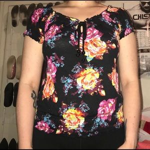Black floral scrunch top